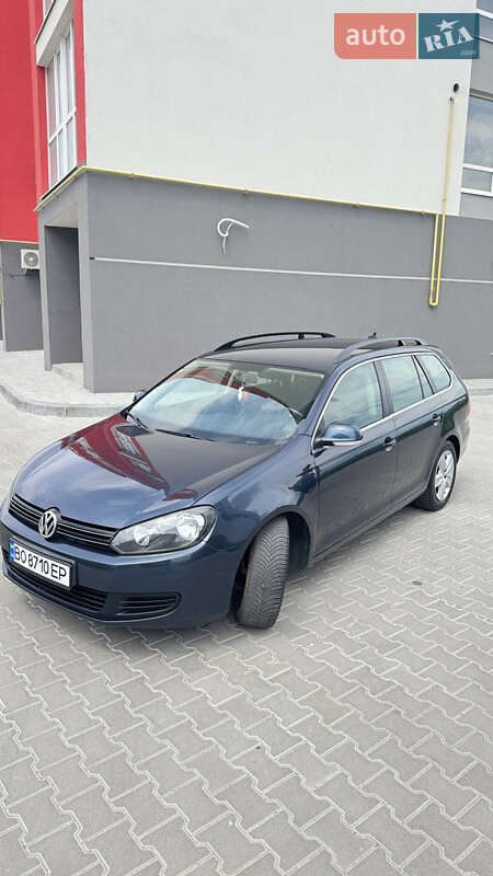 Універсал Volkswagen Golf 2009 в Тернополі