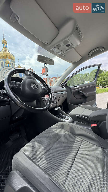 Універсал Volkswagen Golf 2009 в Тернополі