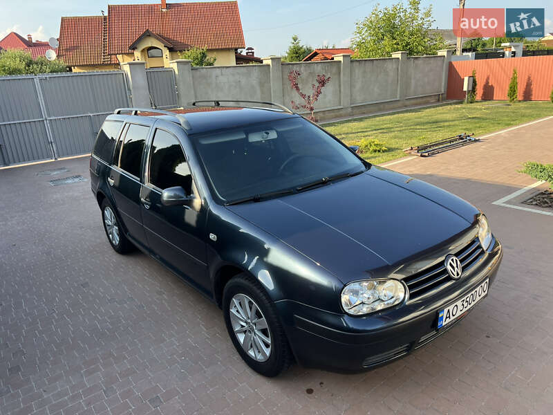 Универсал Volkswagen Golf 2004 в Ужгороде