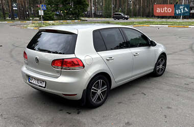 Хетчбек Volkswagen Golf 2011 в 