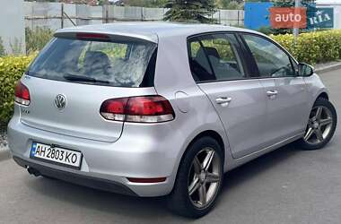 Хэтчбек Volkswagen Golf 2013 в 