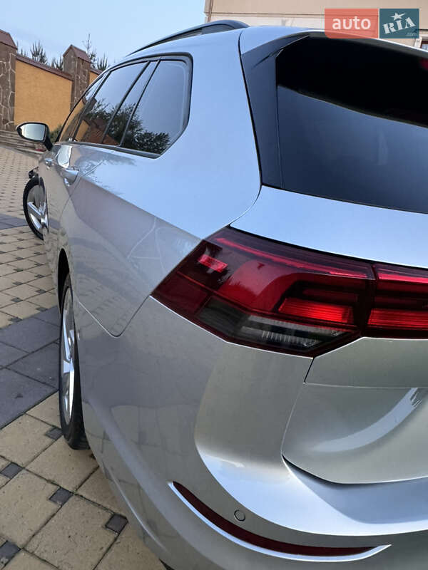 Універсал Volkswagen Golf 2021 в Дрогобичі