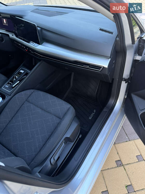 Універсал Volkswagen Golf 2021 в Дрогобичі