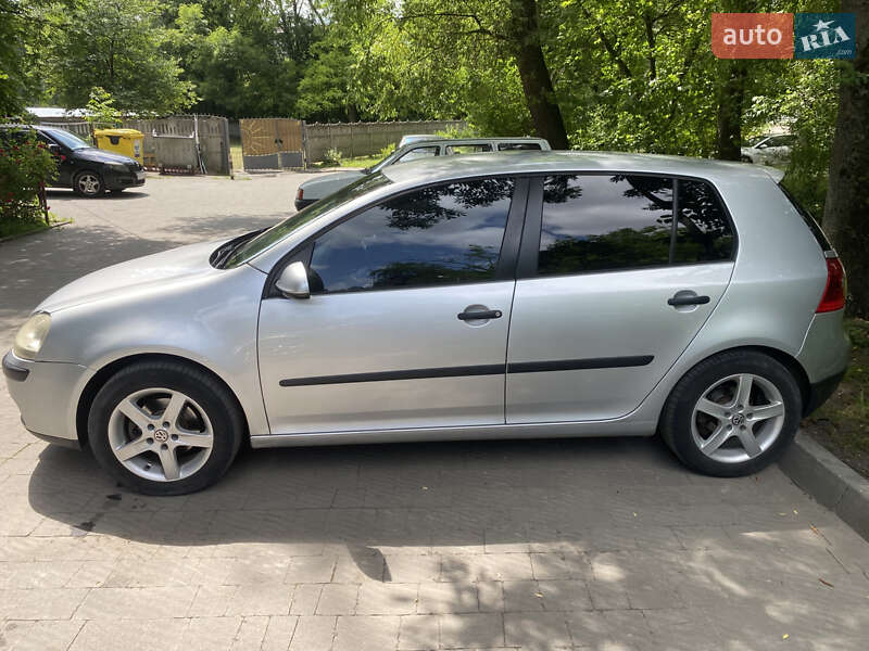 Volkswagen Golf 2004