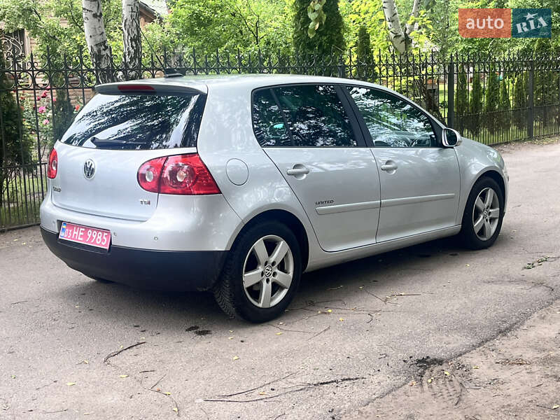 Хэтчбек Volkswagen Golf 2008 в Черкассах