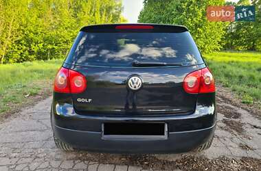 Хэтчбек Volkswagen Golf 2004 в 