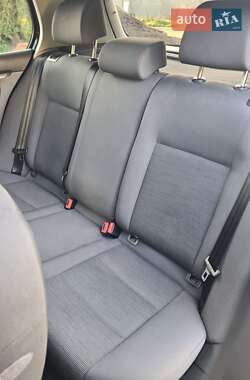 Хэтчбек Volkswagen Golf 2004 в 