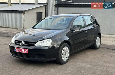 Хэтчбек Volkswagen Golf 2006 в Нововолынске