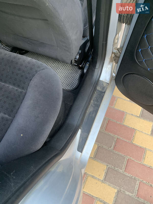 Хэтчбек Volkswagen Golf 2000 в Одессе