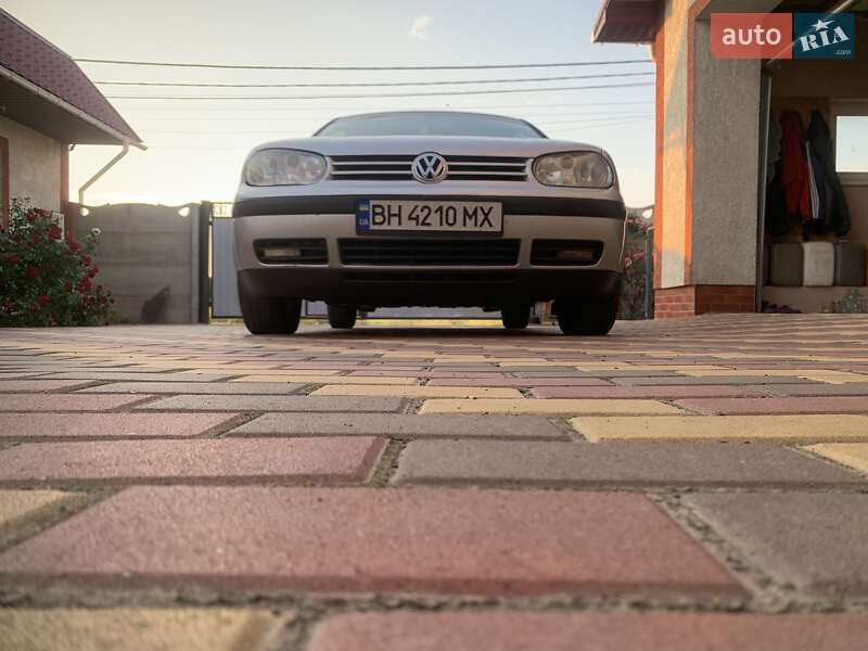 Хэтчбек Volkswagen Golf 2000 в Одессе