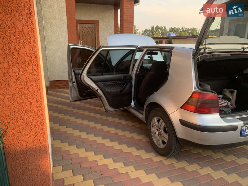 Хэтчбек Volkswagen Golf 2000 в Одессе