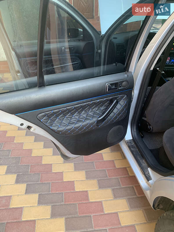 Хэтчбек Volkswagen Golf 2000 в Одессе