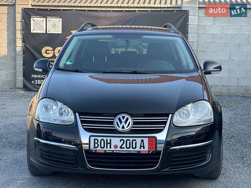 Универсал Volkswagen Golf 2009 в Ровно