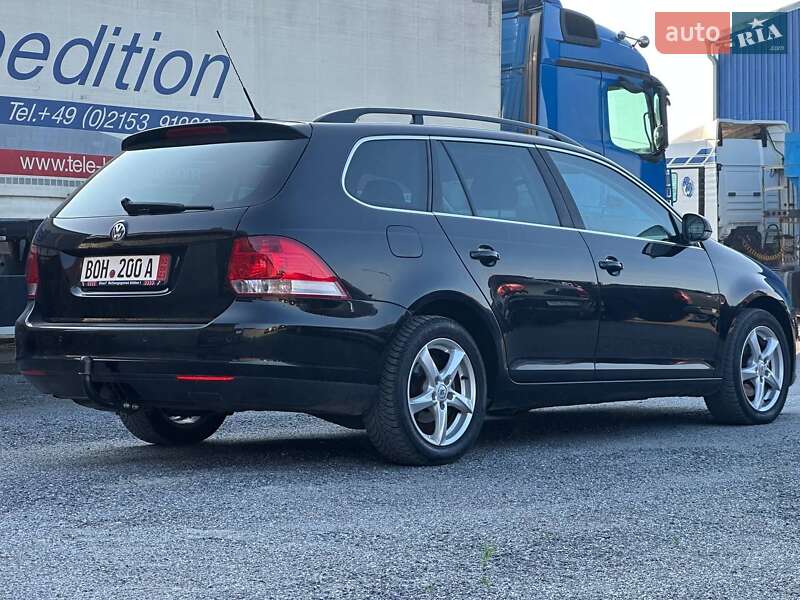 Универсал Volkswagen Golf 2009 в Ровно