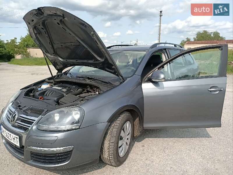 Універсал Volkswagen Golf 2008 в Звягелі