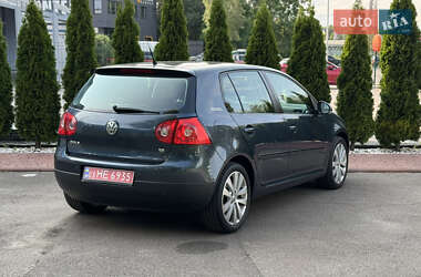 Хэтчбек Volkswagen Golf 2007 в 