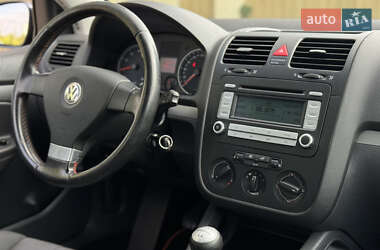 Хэтчбек Volkswagen Golf 2007 в 
