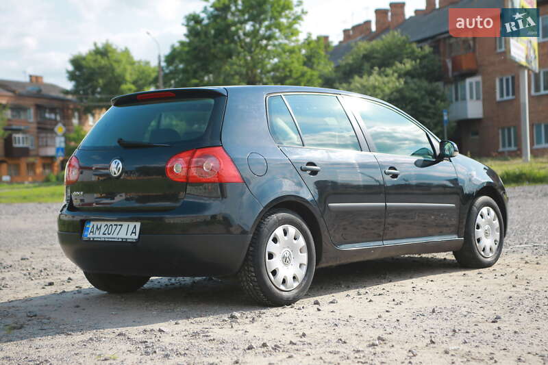Хетчбек Volkswagen Golf 2003 в Бердичеві