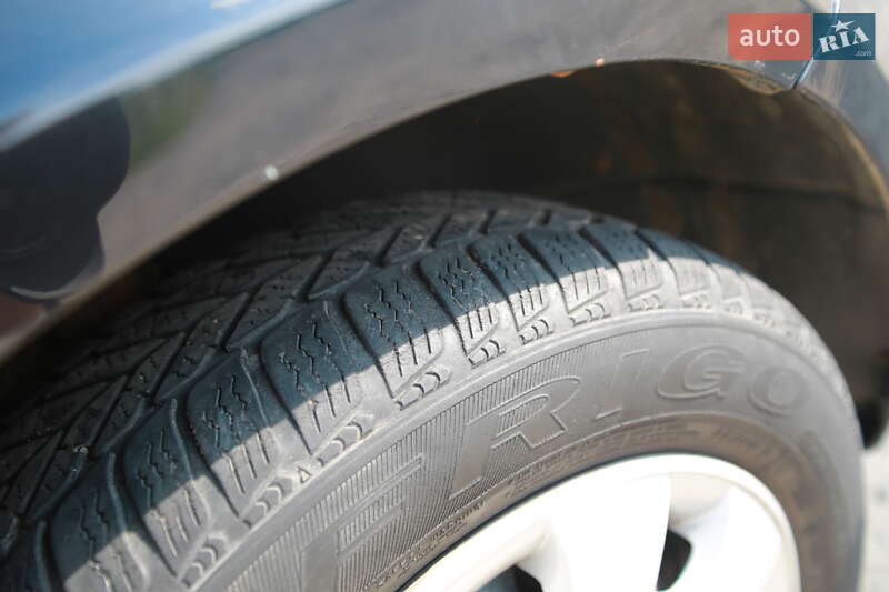 Хетчбек Volkswagen Golf 2003 в Бердичеві