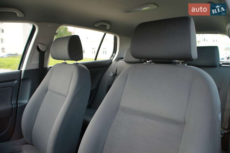 Хетчбек Volkswagen Golf 2003 в Бердичеві