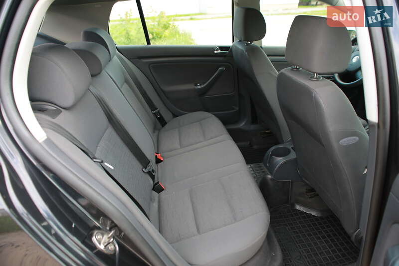 Хетчбек Volkswagen Golf 2003 в Бердичеві