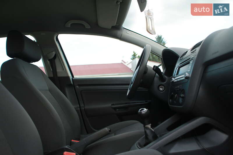 Хетчбек Volkswagen Golf 2003 в Бердичеві