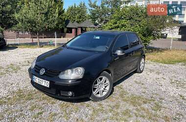 Хэтчбек Volkswagen Golf 2004 в Львове