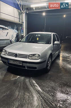 Хэтчбек Volkswagen Golf 2001 в Черкассах