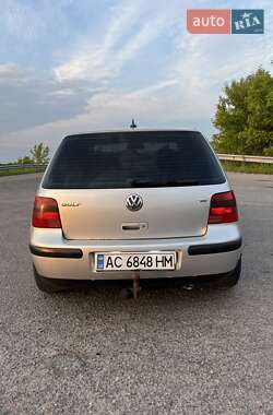 Хэтчбек Volkswagen Golf 2001 в Владимире