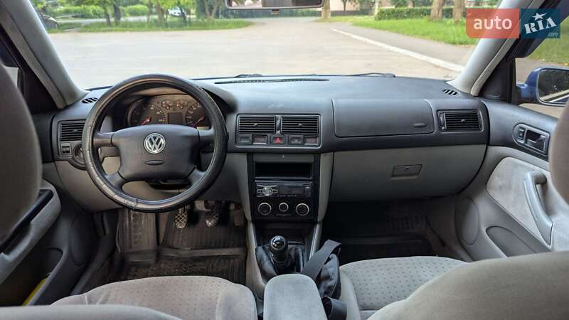 Хэтчбек Volkswagen Golf 1998 в Староконстантинове
