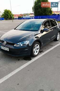 Хетчбек Volkswagen Golf 2016 в Ужгороді