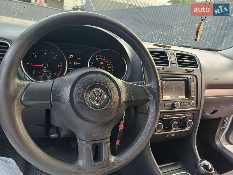 Универсал Volkswagen Golf 2011 в Житомире