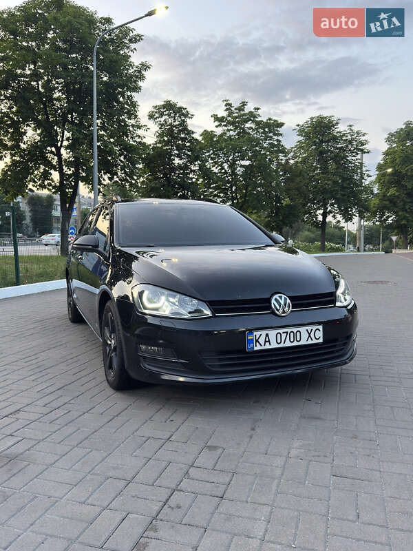 Универсал Volkswagen Golf 2013 в Киеве