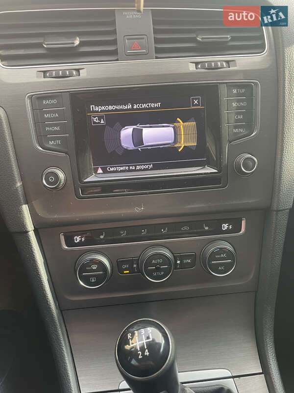 Универсал Volkswagen Golf 2013 в Киеве