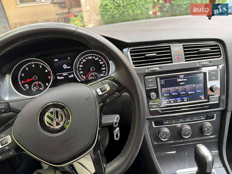 Универсал Volkswagen Golf 2020 в Одессе
