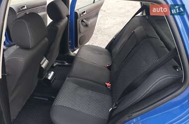 Хэтчбек Volkswagen Golf 1999 в  фото 11 Хэтчбек Volkswagen Golf 1999 в