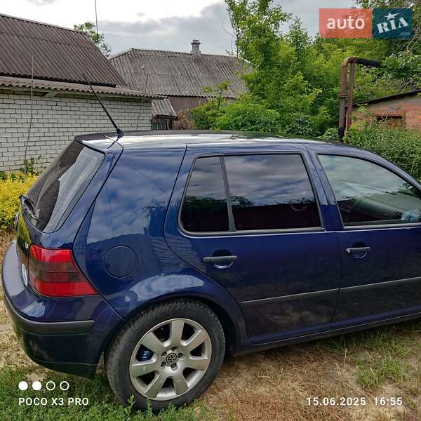 Хэтчбек Volkswagen Golf 2001 в Харькове