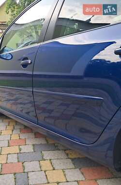 Хэтчбек Volkswagen Golf 2008 в 