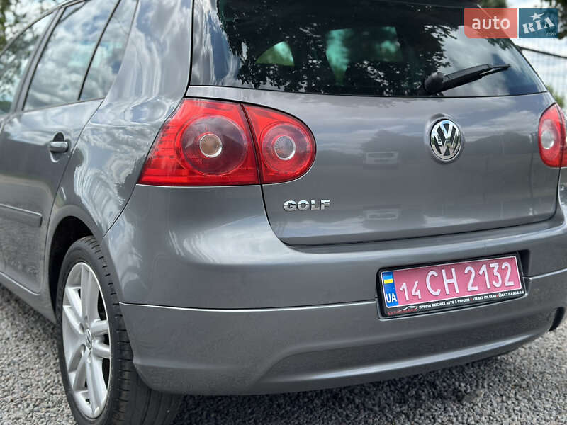 Хетчбек Volkswagen Golf 2007 в Вінниці