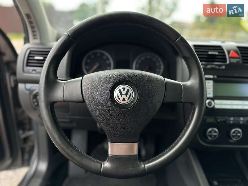 Хетчбек Volkswagen Golf 2007 в Вінниці