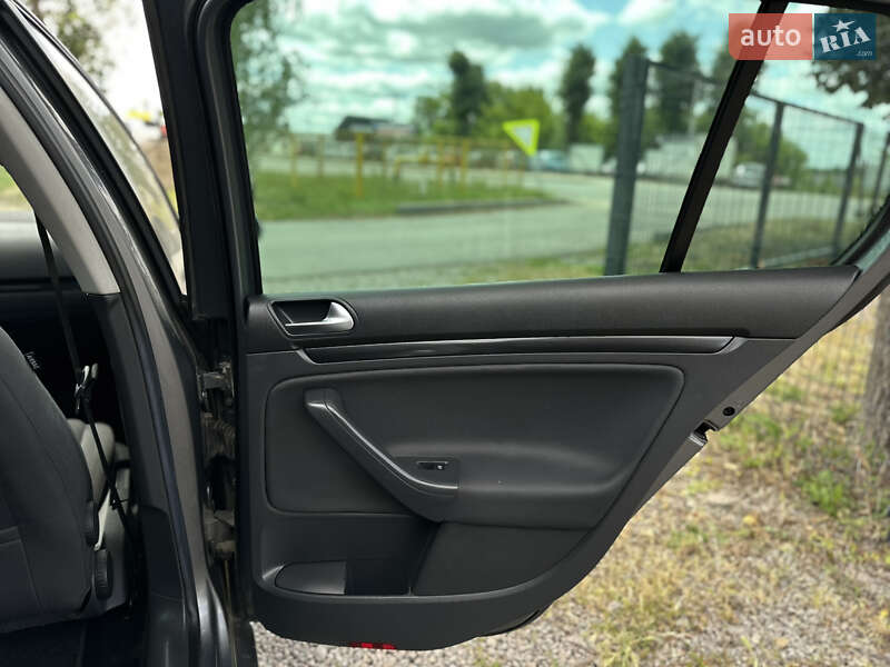 Хетчбек Volkswagen Golf 2007 в Вінниці