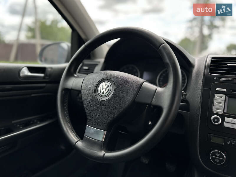 Хетчбек Volkswagen Golf 2007 в Вінниці