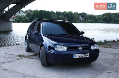 Хетчбек Volkswagen Golf 2002 в Вінниці