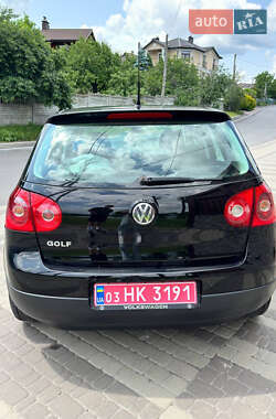 Хэтчбек Volkswagen Golf 2007 в 
