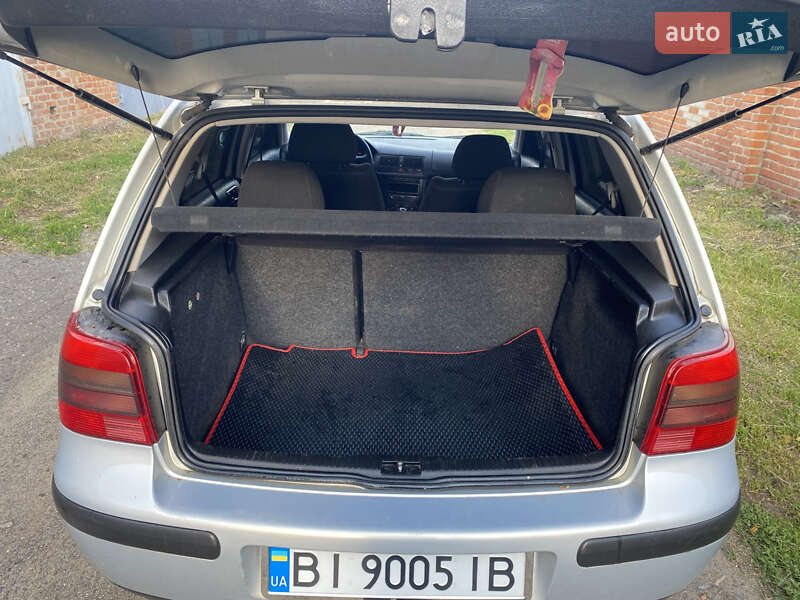 Хетчбек Volkswagen Golf 1999 в Гадячі