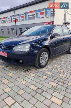 Хетчбек Volkswagen Golf 2005 в Чемерівцях
