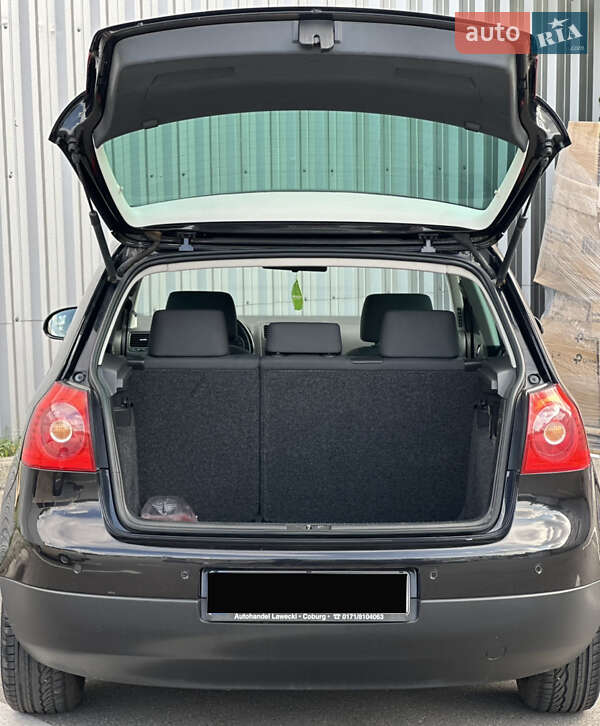 Хетчбек Volkswagen Golf 2005 в Харкові