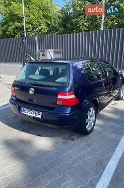 Хэтчбек Volkswagen Golf 2003 в Луцке