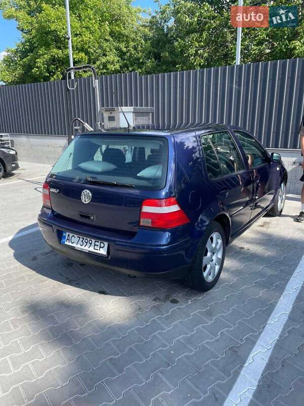 Volkswagen Golf 2003
