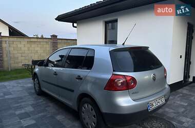 Хэтчбек Volkswagen Golf 2006 в 